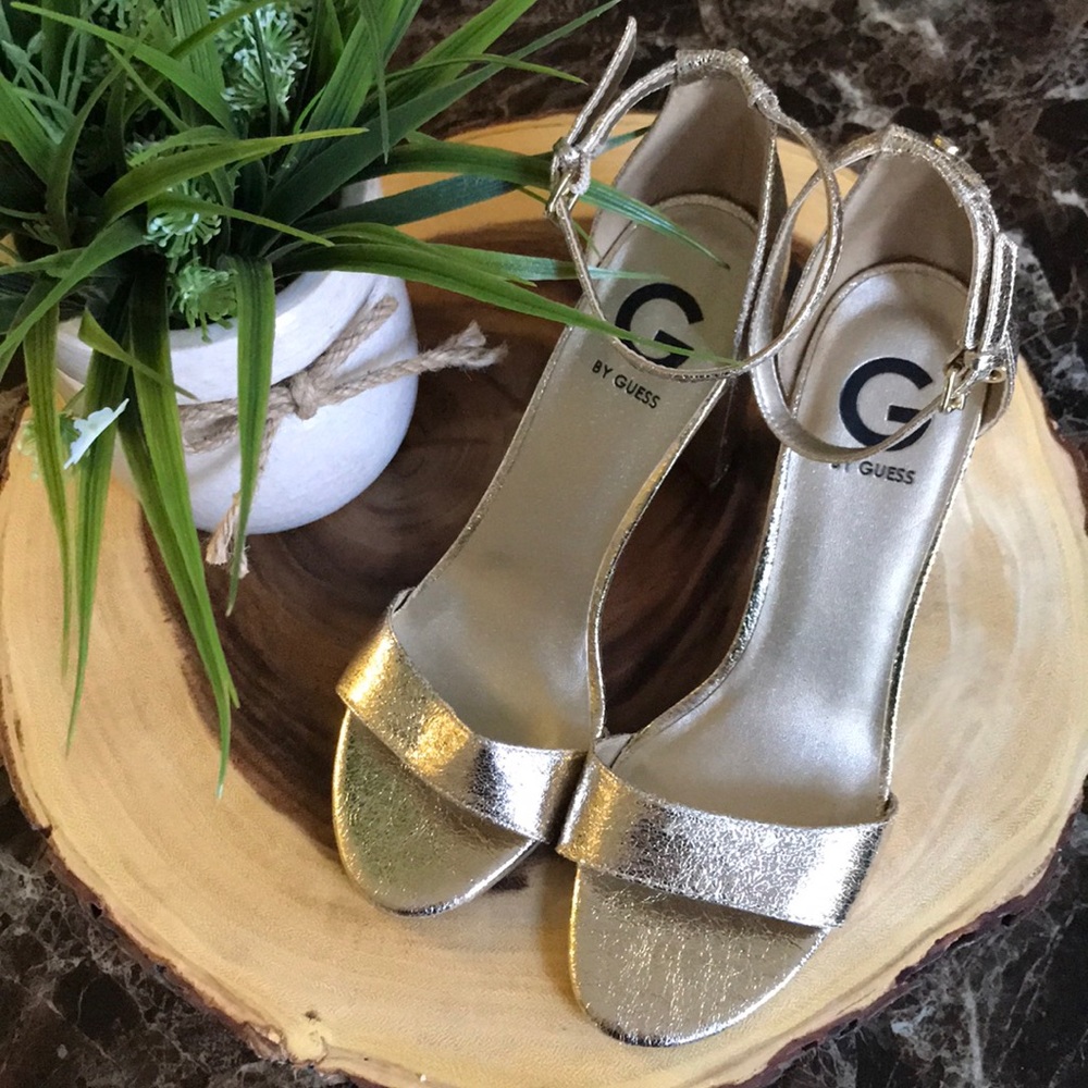 NWOB Guess gold metallic 5” ankle strap heels